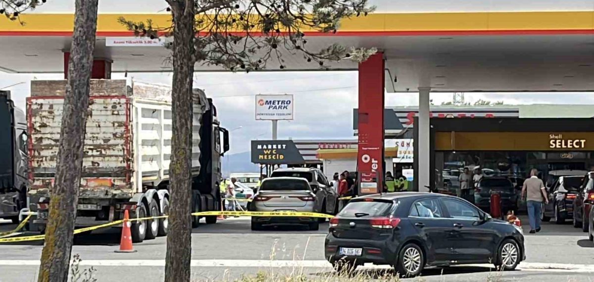 TEM Otoyolu’nda akaryakıt istasyonunda silahlı saldırı: 2 kardeş bacaklarından yaralandı