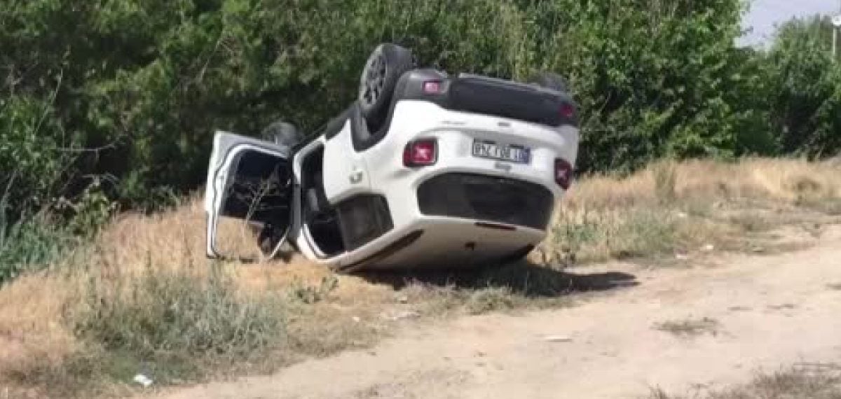 Tır lastiği parçaları yola savruldu, iki otomobil çarpıştı: 3’ü çocuk 8 yaralı