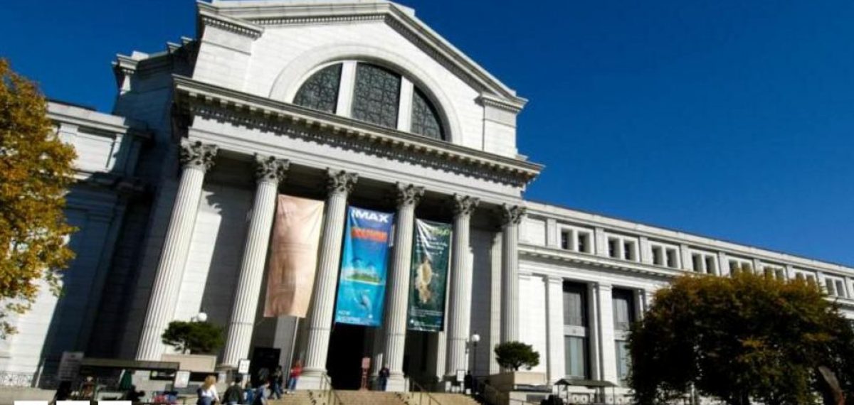 Trump orders warning signs at Smithsonian over alleged bias