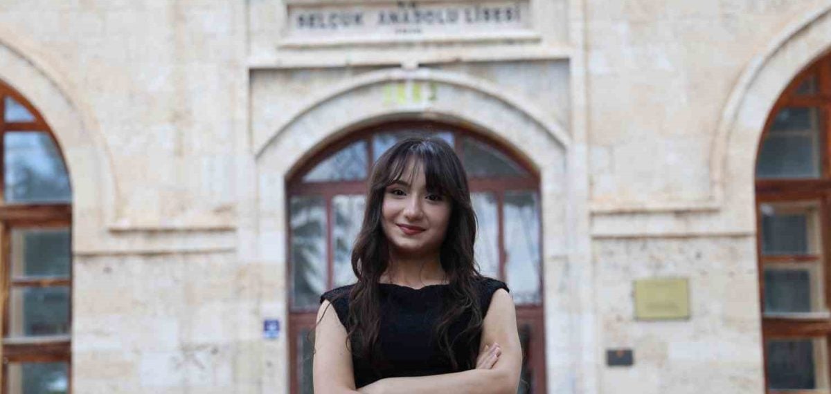 Türkiye 11’incisi Damla Reyyan Doğan Sivas’ta okulunu ziyaret etti