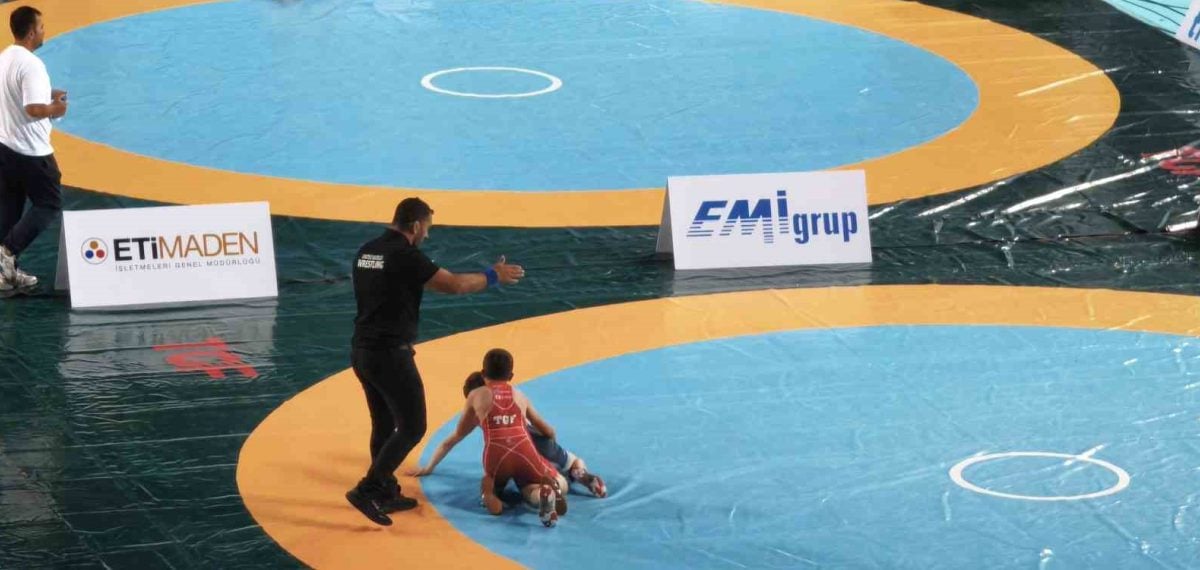 Türkiye Minikler Güreş Şampiyonası Ankara’da 10 bin sporcu ile sürüyor