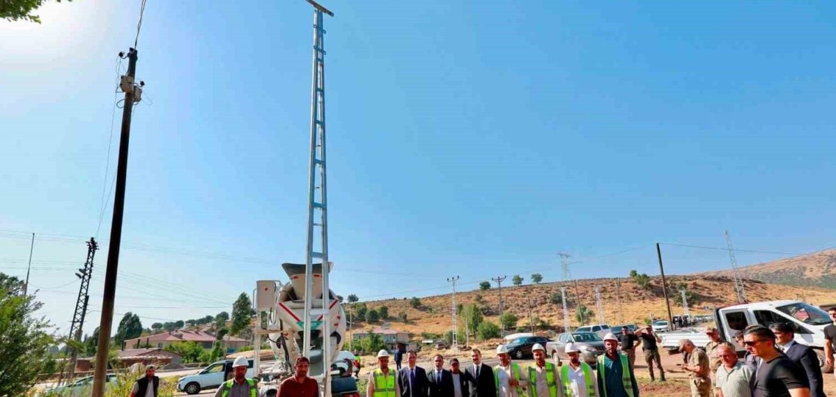 Vali Karakaya Güroymak’ta jeotermal ve enerji hattı çalışmalarını inceledi