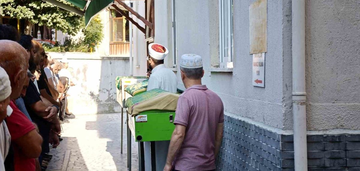 Yalnızçam’da feci kaza: Ardanuçlu dört kişi yaşamını yitirdi
