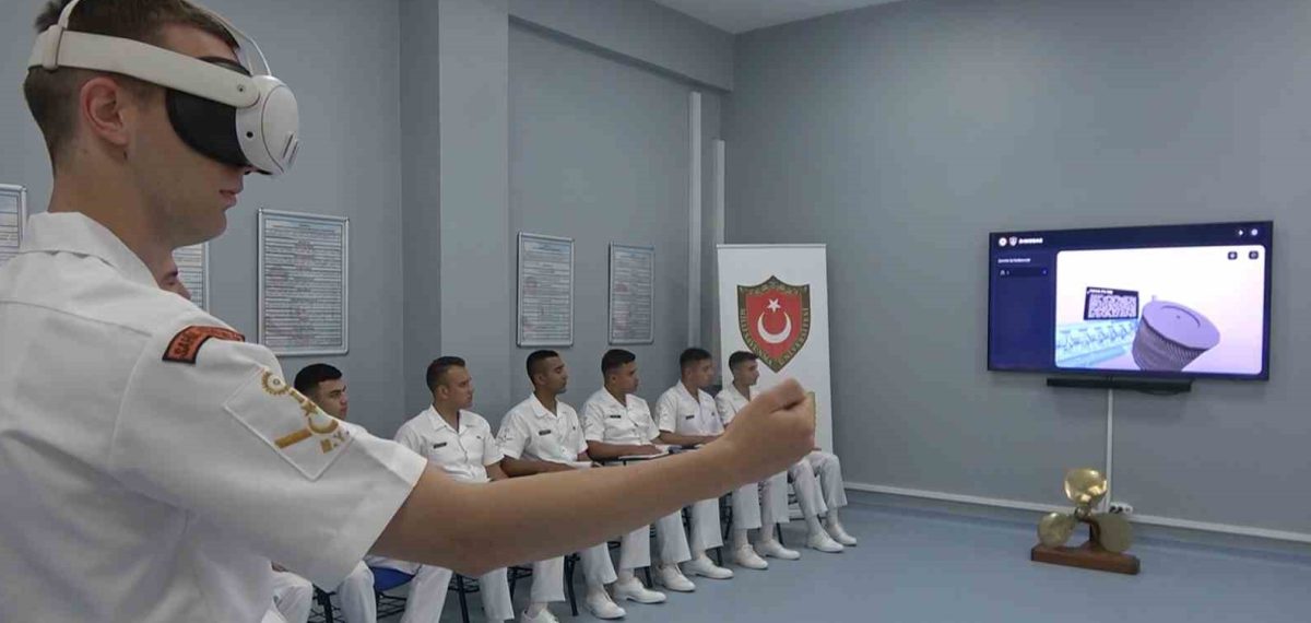 Yalova’daki DAMYO’da yapay zekâ ve VR destekli eğitimle deniz astsubayları yetiştiriliyor
