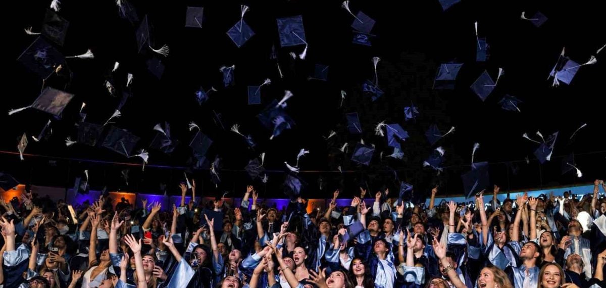 Yaşar Üniversitesi 2025-2026 mezuniyet töreni Bornova’da yapıldı
