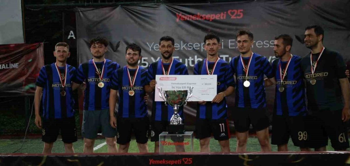Yemeksepeti Express 25. Yıl Futbol Turnuvası İstanbul’da tamamlandı, Antalya temsilcisi Saatte 3 şampiyon oldu