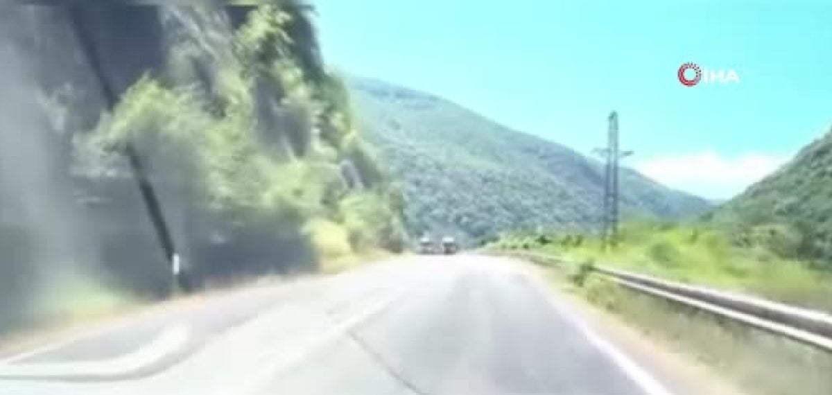 Yenice kara yolunda hatalı sollamalar sonrası jandarma yaklaşık 45 bin lira ceza kesti