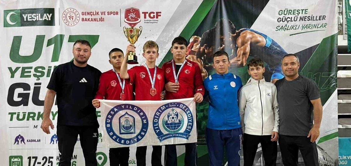 Yıldırım Belediyespor Sivas’ta U17 Yıldızlar Güreş Grup Şampiyonası’nda takım ikincisi oldu