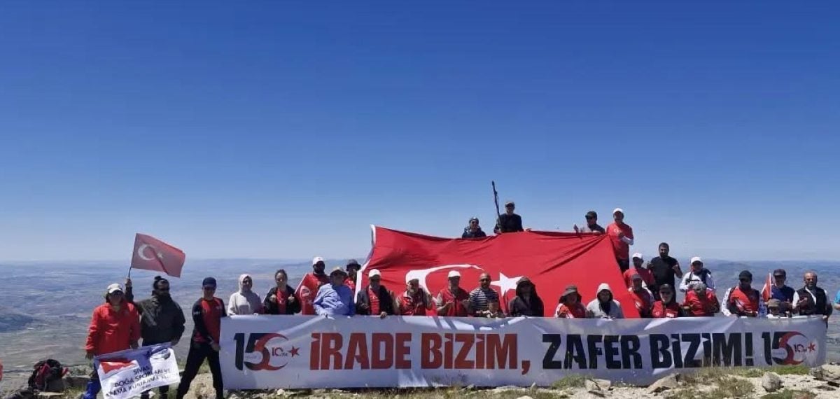 Yıldız Dağı zirvesinde 15 Temmuz anması: Sporcu ve vatandaş yürüyüşü