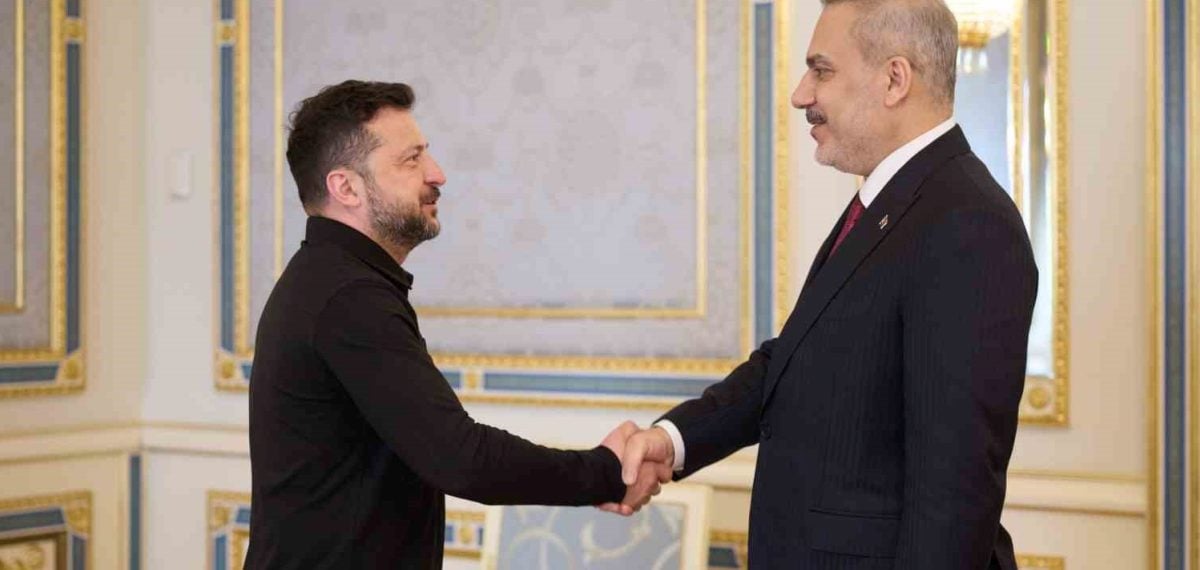 Zelenskiy, Hakan Fidan’a liyakat nişanı verdi ve barış çabalarına teşekkür etti