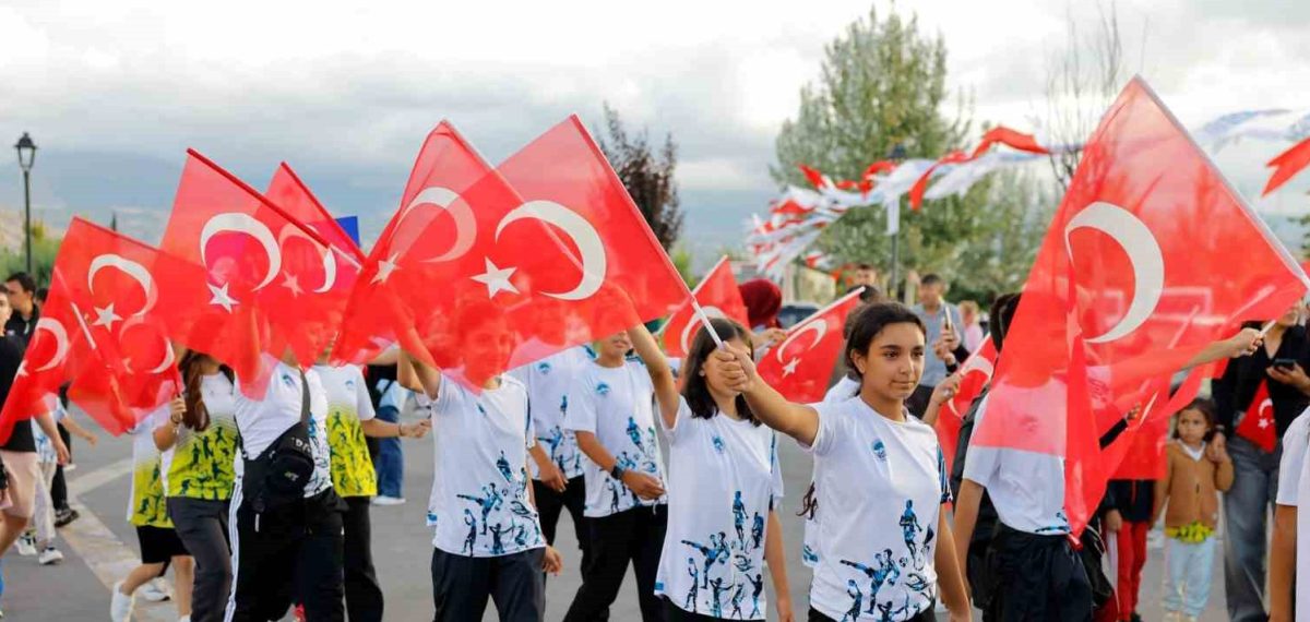 15 bini aşkın öğrencinin katıldığı 2026 Yaz Spor Okulları kapanış töreni gerçekleşti