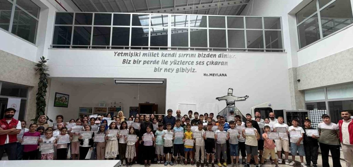 216 genç Kur’an-ı Kerim kursunu tamamladı, katılım belgeleri verildi