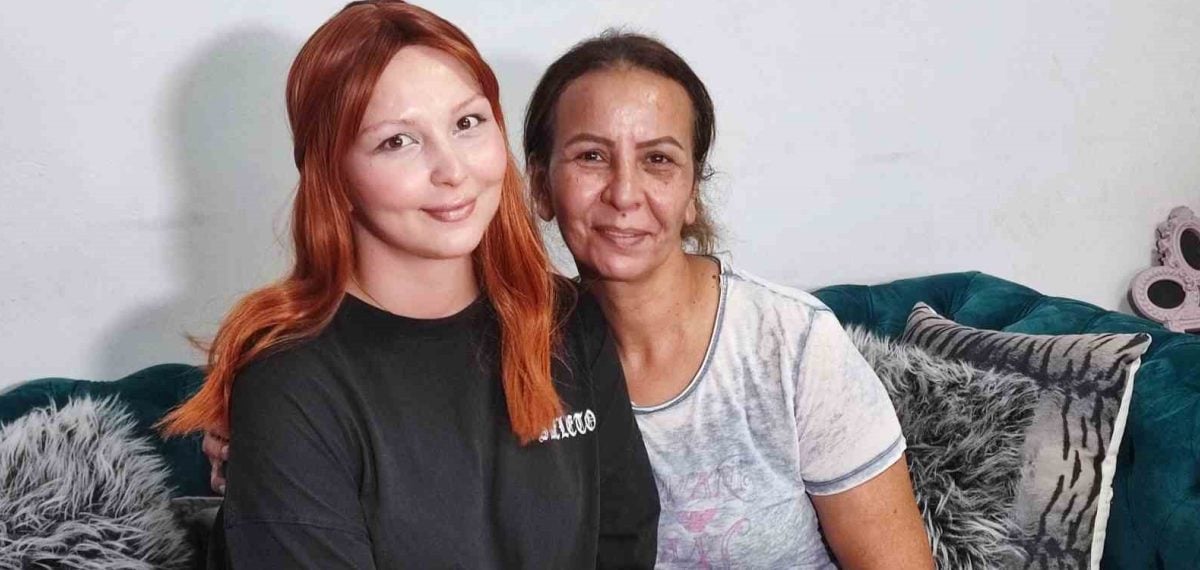 24 yaşındaki hemşire kemoterapiyi tamamladı, kentte konvoyla kutladı