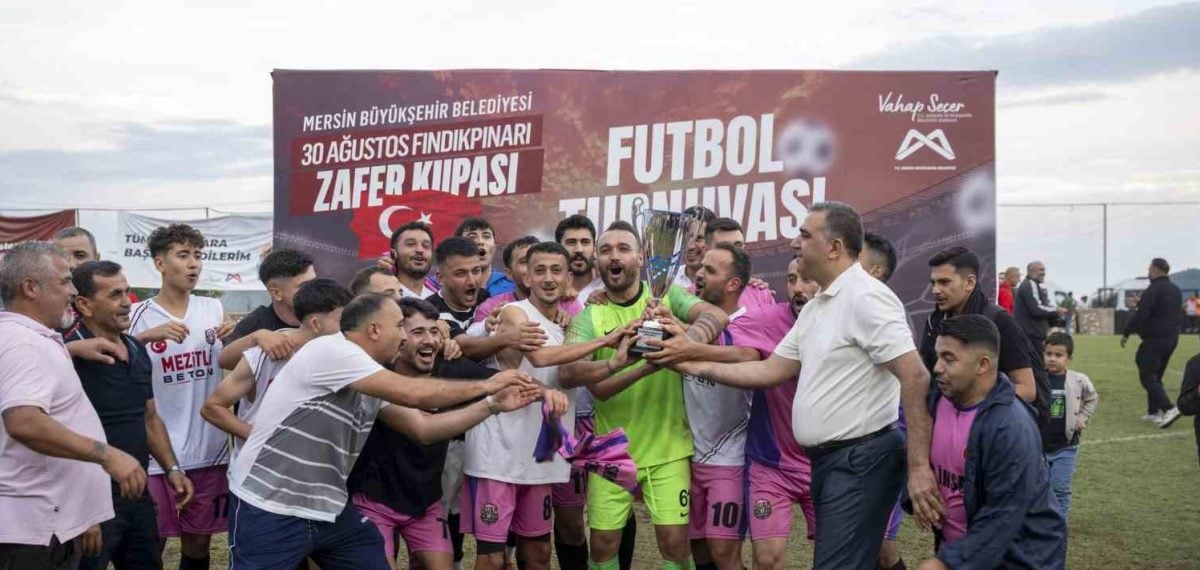 30 Ağustos Zafer Kupası’nda Eski Mezitli ile Kavaklıpınar şampiyon oldu