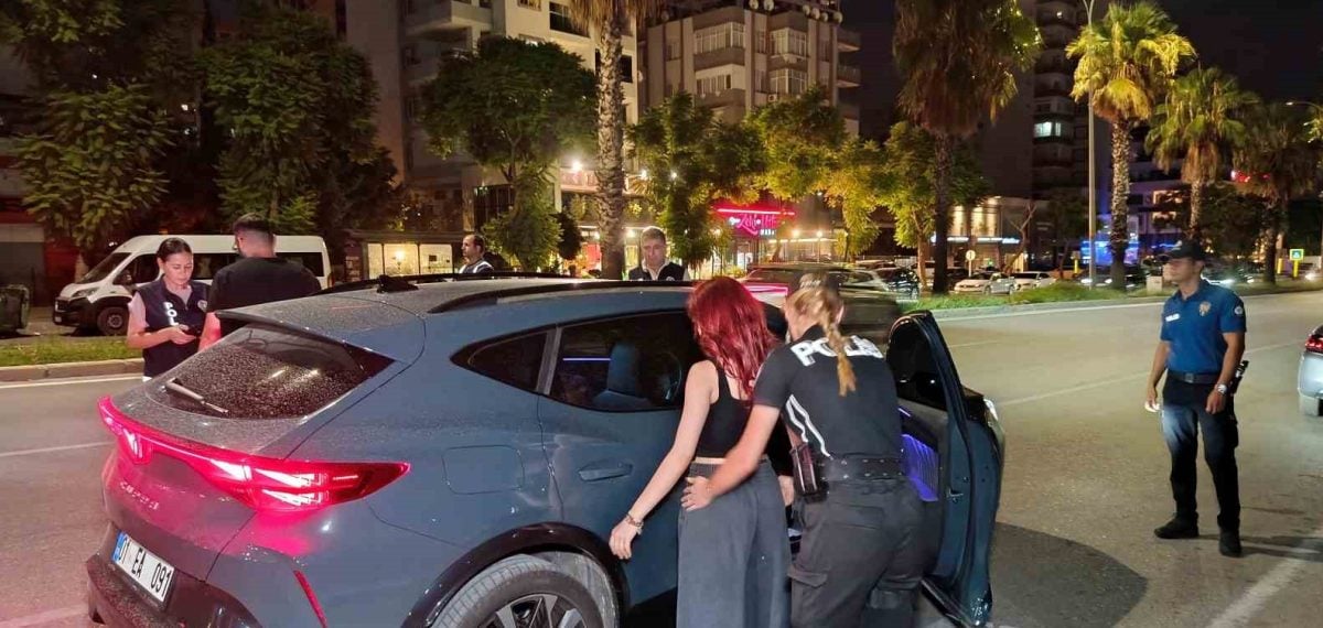 Adana’da ‘Huzur ve Güven’ uygulamasında 35 kişi yakalandı, 140 sürücüye ceza kesildi
