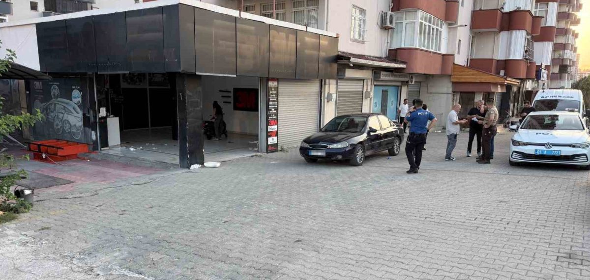 Adana’da iş yeri kavgasında baba ve oğlu silahla öldürüldü