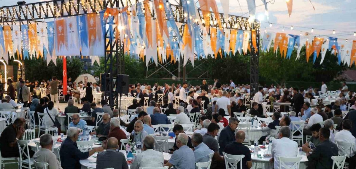 AK Parti 25. yılını Elazığ’da kutladı ve teşkilat başarılarını vurguladı