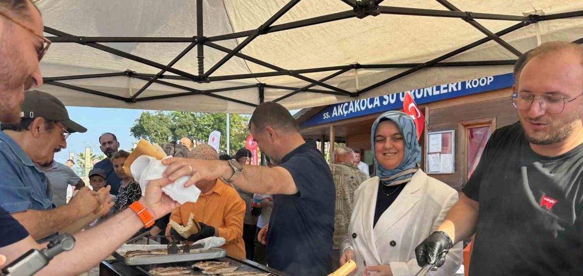 Akçakoca’da 745 balıkçı 121 tekneyle yeni av sezonuna ‘Vira Bismillah’ dedi