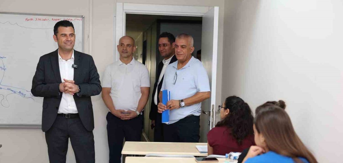 Akdeniz Kaymakamı Beşikçi’den KPSS’ye hazırlanan öğrencilere destek ziyareti