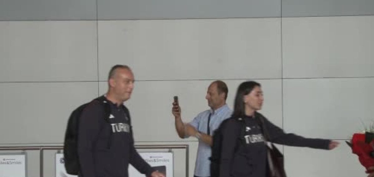 Akdeniz Oyunları’ni namağlup tamamlayan Kadın Milli Voleybol Takımı İstanbul’da karşılandı