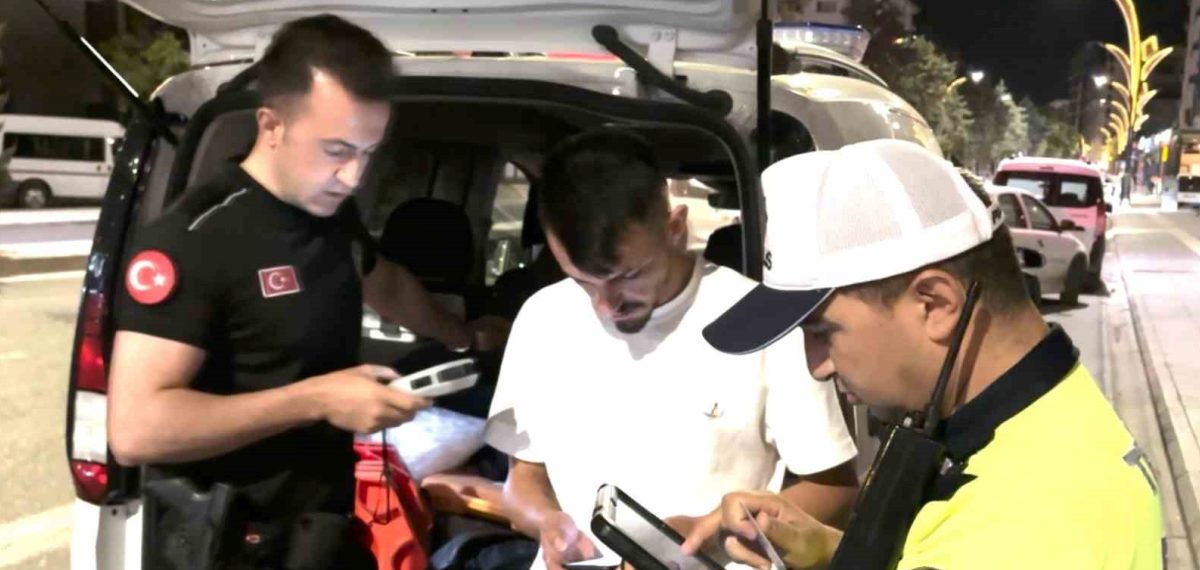 Aksaray’da alkollü minibüs sürücüsüne 27 bin 719 lira ceza, ehliyete el konuldu