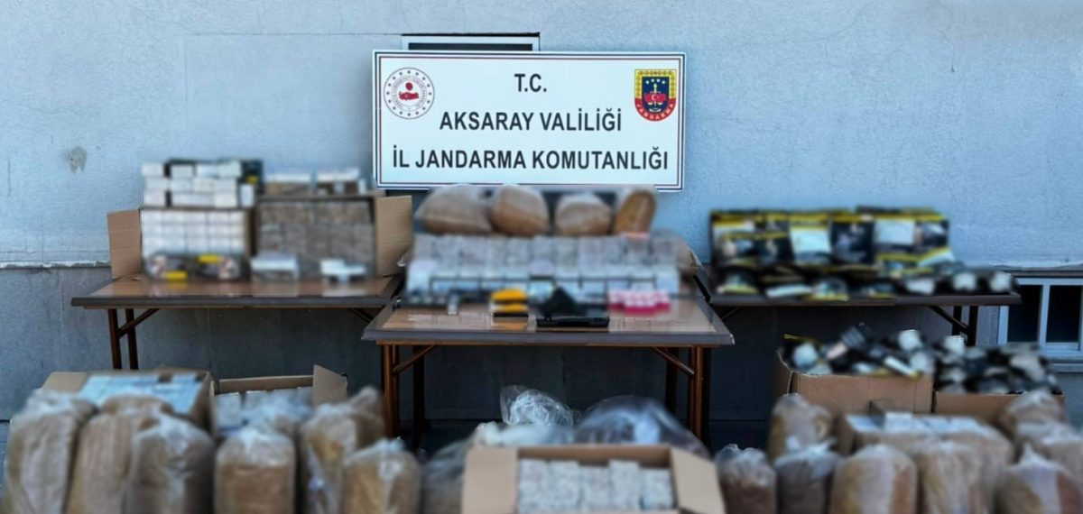 Aksaray’da jandarma operasyonunda 750 bin TL değerinde kaçak tütün ve malzeme ele geçirildi