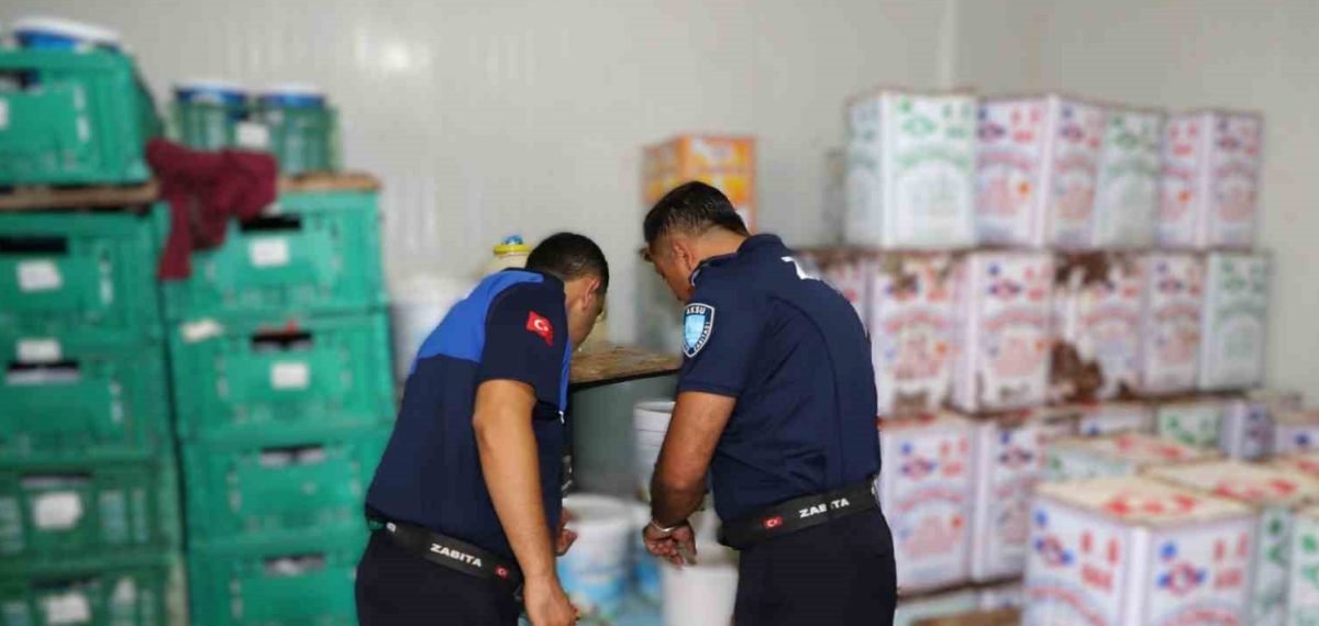 Aksu’da 15 ton son kullanma tarihi geçmiş süt ürünü imha edildi
