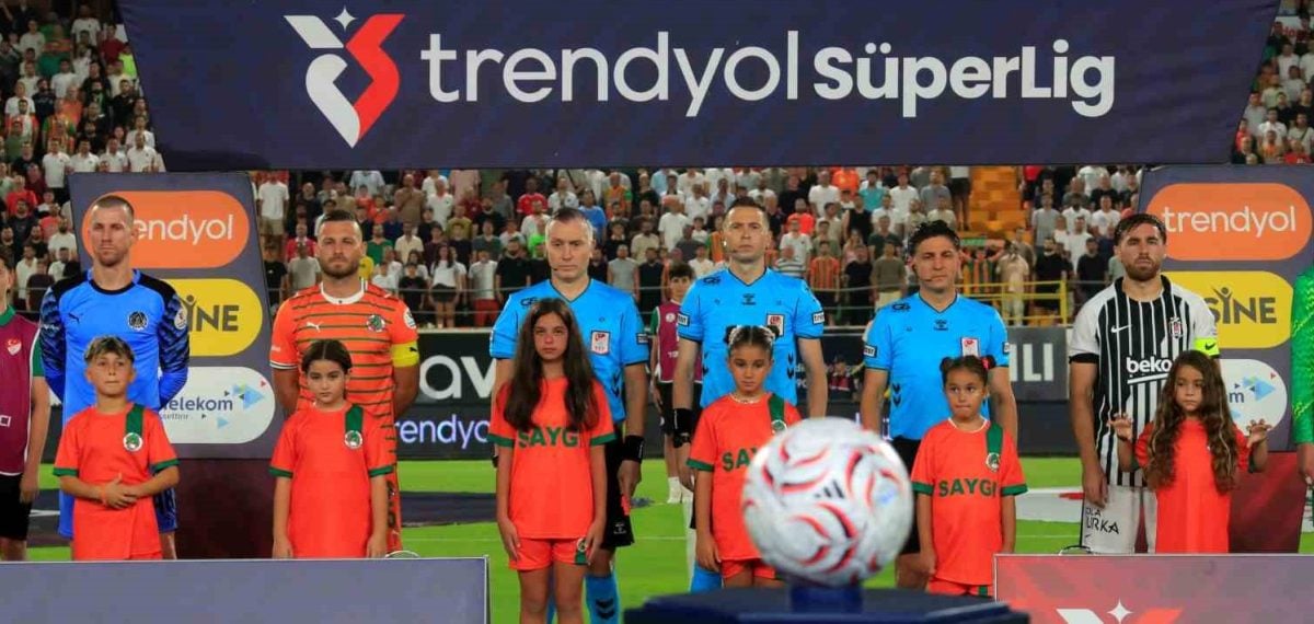 Alanyaspor–Beşiktaş maçındaki 8. dakika pozisyonu için hakemler hakkında suç duyurusu