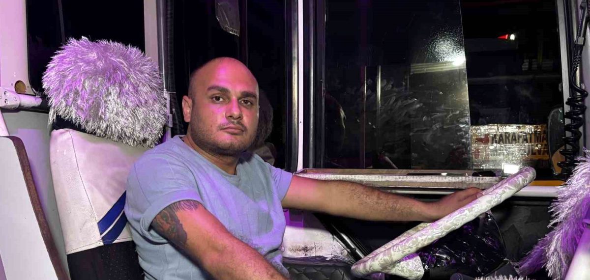 Ambulans şoförü otobüs şoförünü darbetti – Adana’da kavga güvenlik kamerasında