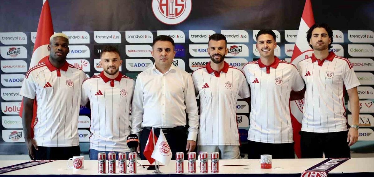 Antalyaspor transfer tahtasını açtı, 5 futbolcuyla sözleşme imzaladı