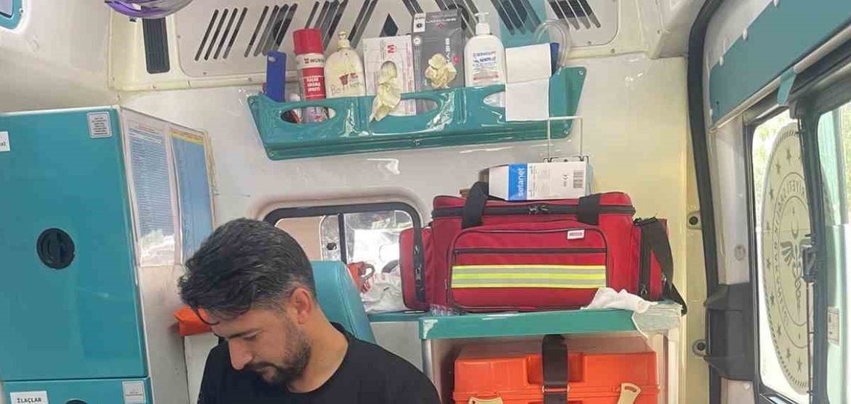 Araçta başlayan doğumda 112 ekipleri müdahale etti, anne ve erkek bebek hastaneye sevk edildi