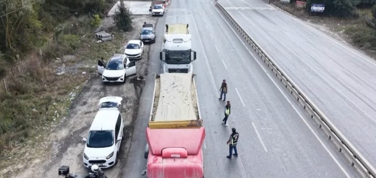 Arnavutköy’de hafriyat kamyonları ve beton mikserlerine sıkı tonaj denetimi gerçekleştirildi