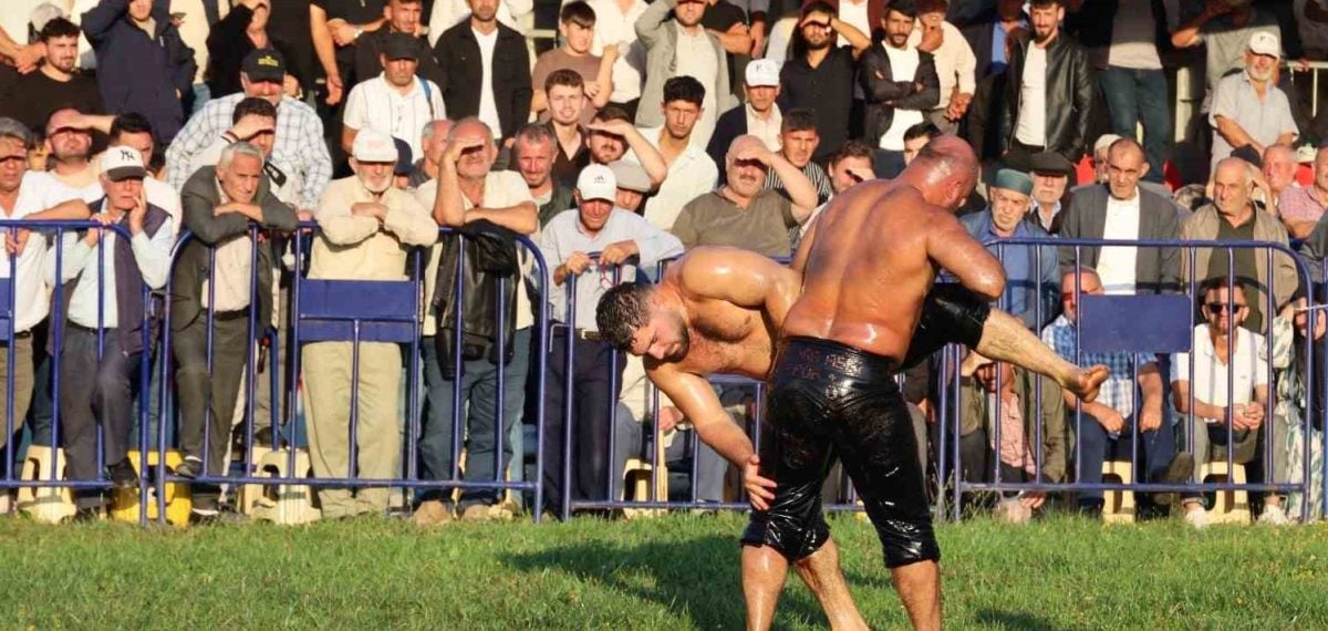 Asarcık Panayırı’nda Orhan Okulu başpehlivan oldu, ağalık 9 milyon TL’ye satıldı