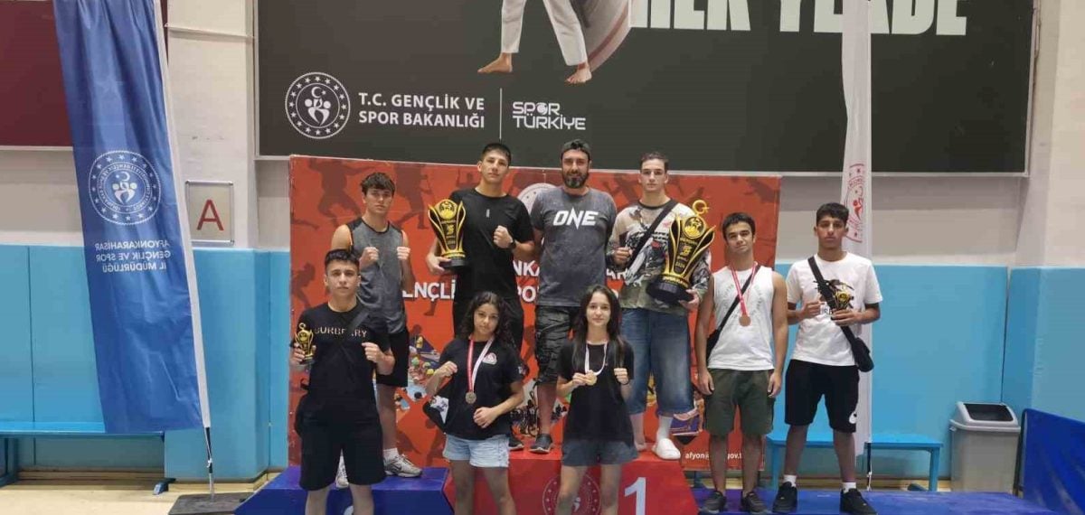 Aydınlı sporcular Muaythai Zafer Kupası’nda madalyalarla döndü