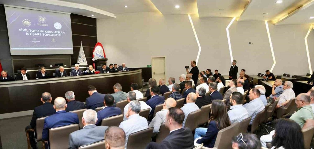 Bakan Ömer Bolat Aksaray’da STK toplantısına katıldı, 1.2 milyar dolar ihracat vurgusu