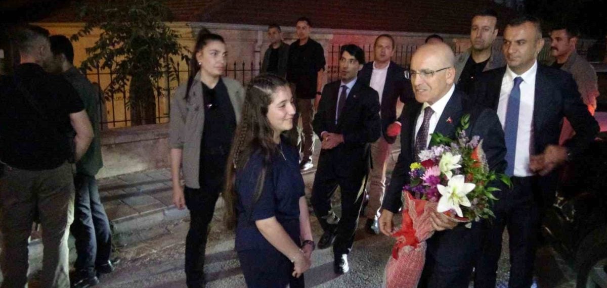 Bakan Şimşek Gercüş’te 3 projeyi hizmete açtı, yetkililer projeleri inceledi