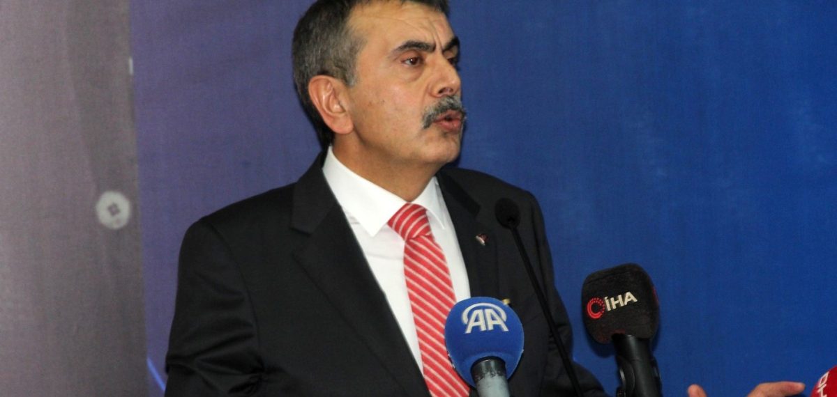 Bakan Tekin Şırnak’ta il müdürleriyle buluştu ve kütüphane protokolü imzalandı