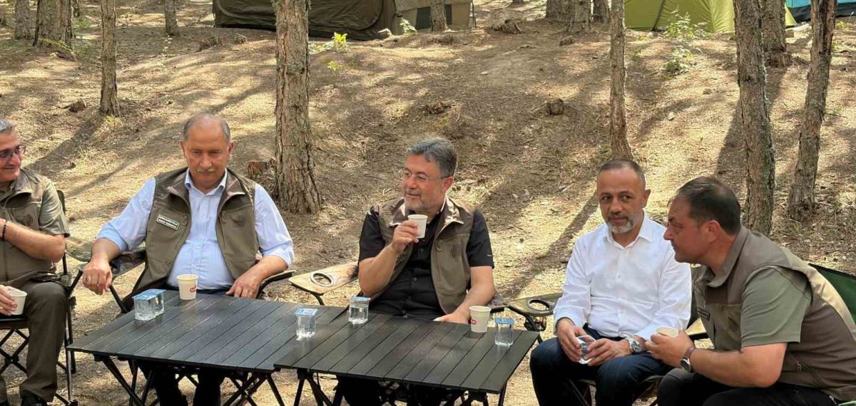 Bakan Yumaklı aile kampında 7 kuşu doğaya saldı ve milli park sayısını açıkladı
