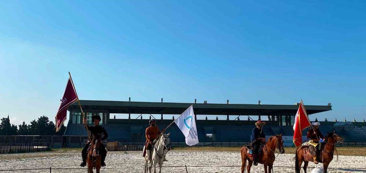 Balıkesirli atlı okçular İstanbul yarı finalinde 10 sporcu ve çok sayıda derece