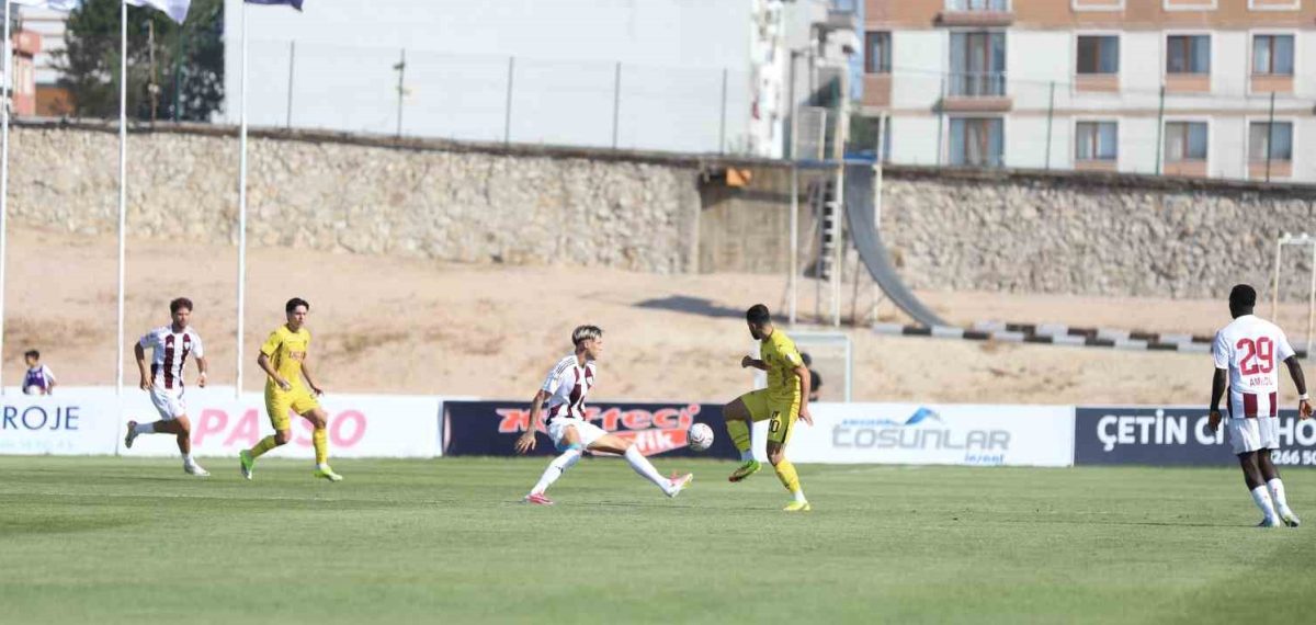 Bandırmaspor evinde İstanbulspor’u 3-0 yendi, Emirhan iki gol attı