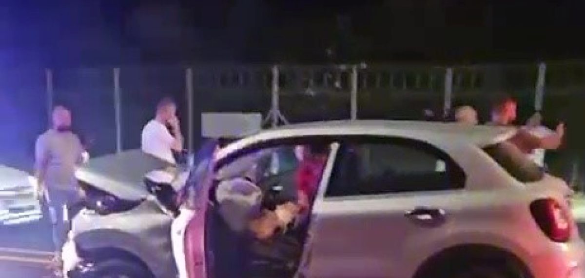 Belek’te otomobil ile VIP minibüs kafa kafaya çarpıştı, 10 yaralı