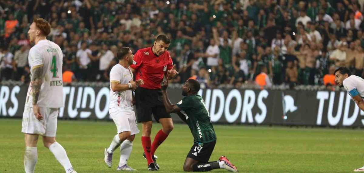 Berkan Kutlu’nun golüyle Kocaelispor, Amed SF karşısında 1-0 öne geçti