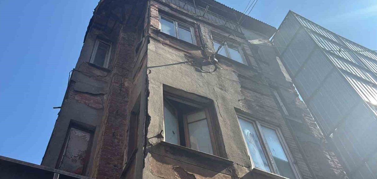 Beyoğlu’nda kiracı tartışması cinayetle bitti – 64 yaşındaki kişi bıçaklandı