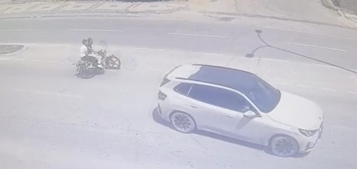 Bolvadin’de motosiklet, ani manevra sonrası aydınlatma direğine çarptı; sürücü yaşamını yitirdi