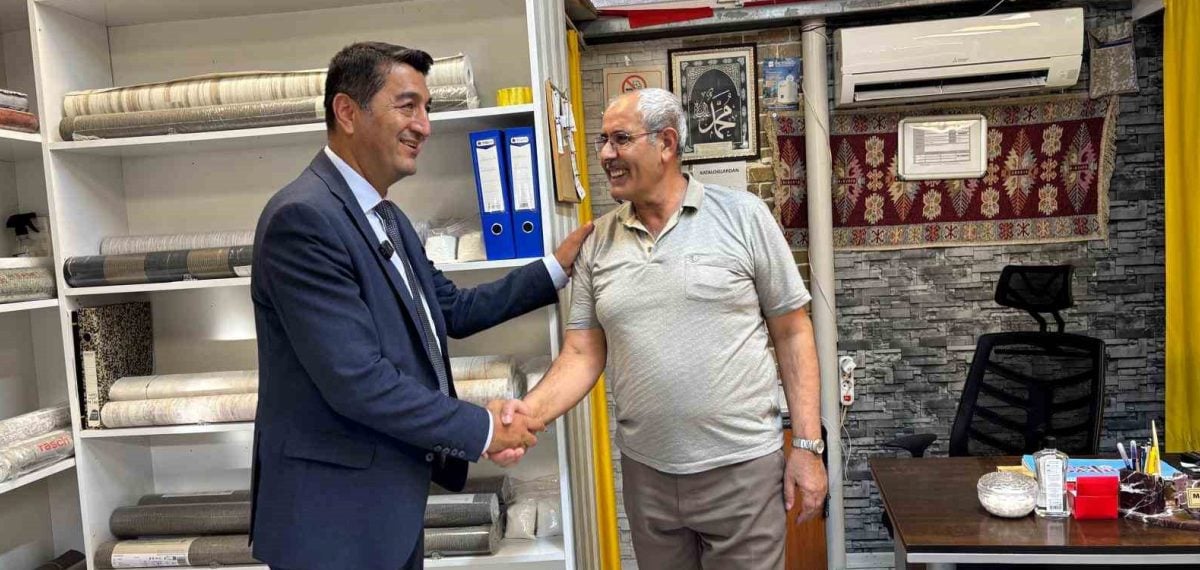 Boyraz, Geçici Çarşı esnafını ziyaret ederek taleplerini dinledi