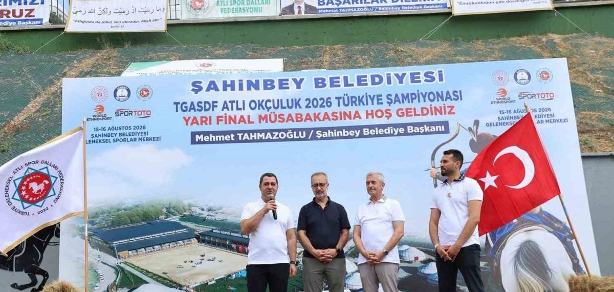 Bozgeyik, gençler, şampiyonlar ve esnafla Gaziantep’te saha temasında bulundu