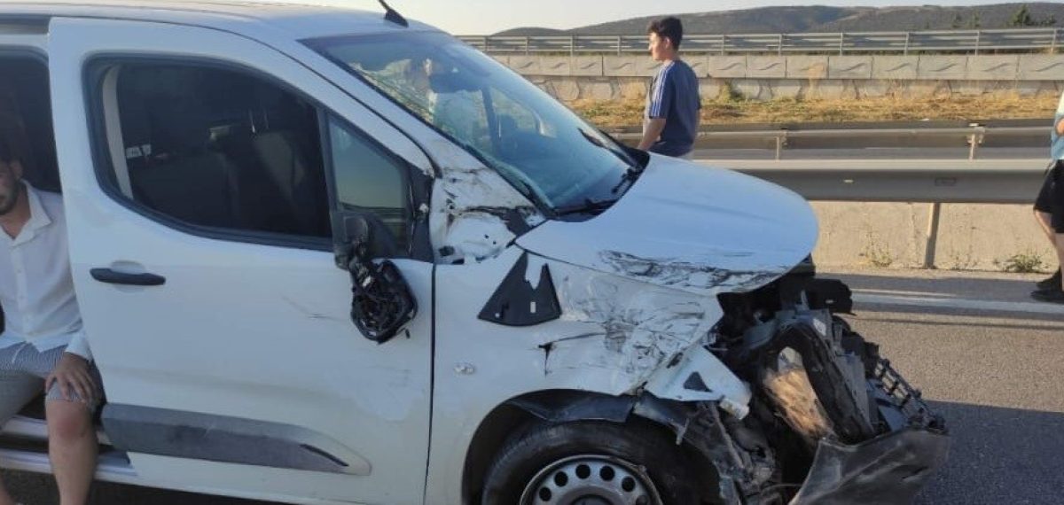 Bursa-Balıkesir yolunda zincirleme kaza: Bir yaralı, beş araç hasarlı