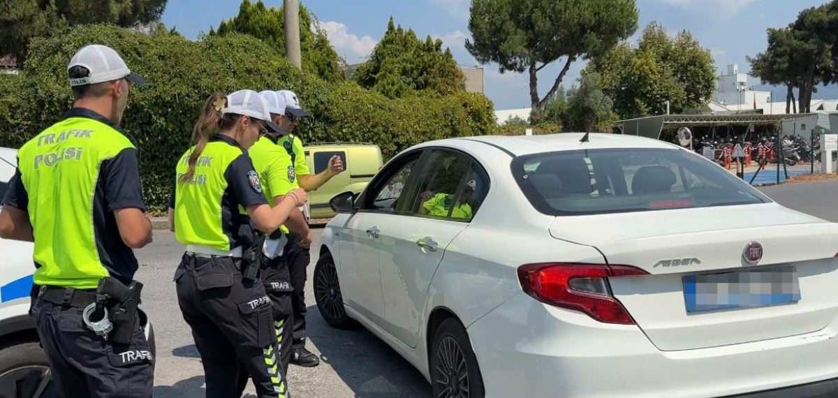 Bursa’da korsan taşımacılık denetiminde 4 sürücü ve 4 yolcuya ağır cezalar