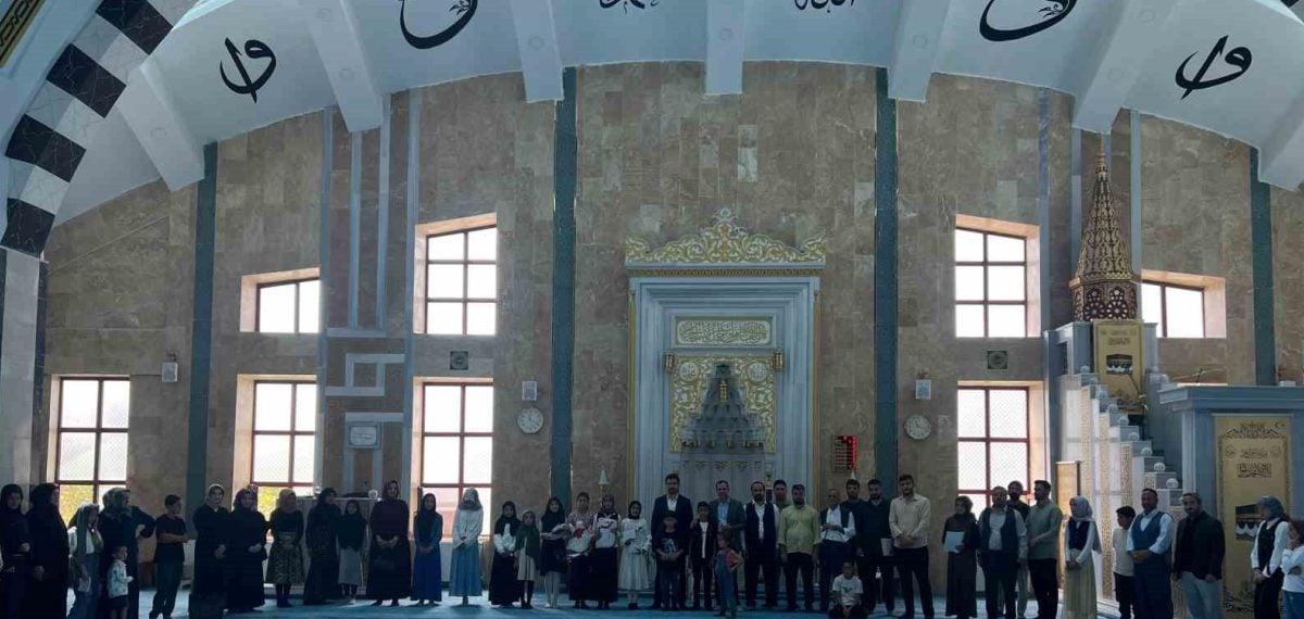 Çaldıran’da 40 Hadis Ezberleme Yarışması sona erdi, dereceye girenlere ödül verildi