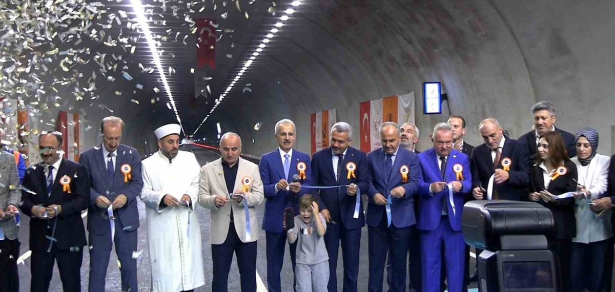 Çamlıhemşin Tüneli açıldı, Ayder’e ulaşım 20 dakika kısalacak